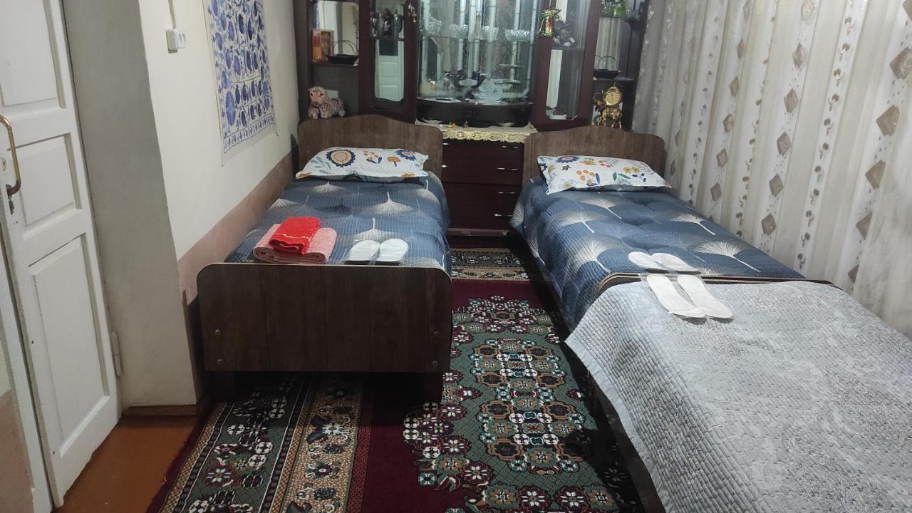 Tasmin Mexr Hostel Samarkand Esterno foto